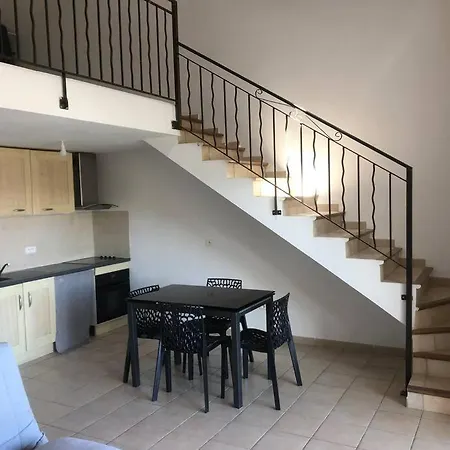 Grand T1 65 M², 8min Des Plages *